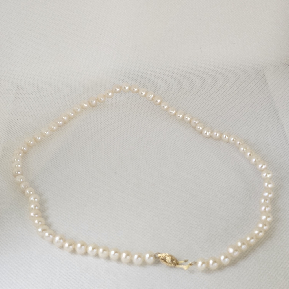 Genuine Cultured Pearls 10K Gold Clasp! - Picture 3 of 8